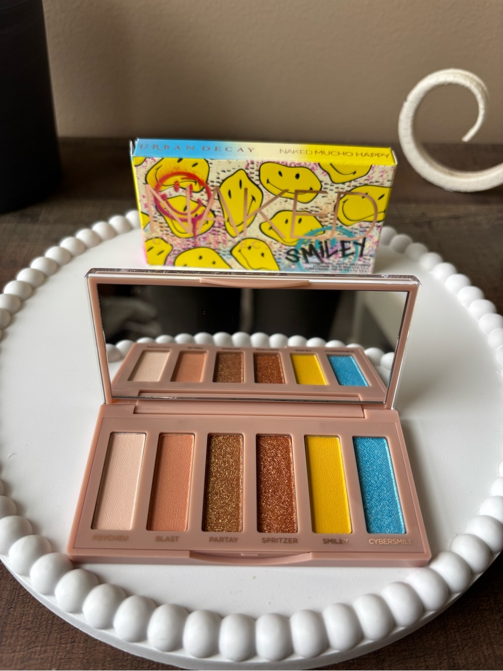 Urban Decay x Smiley Naked Mini Eyeshadow Palette
